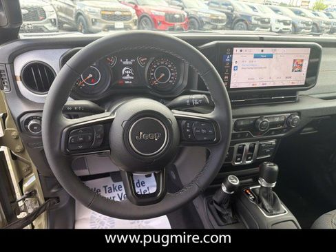 Used 2025 Jeep Wrangler Sport AWD/4WD image 21