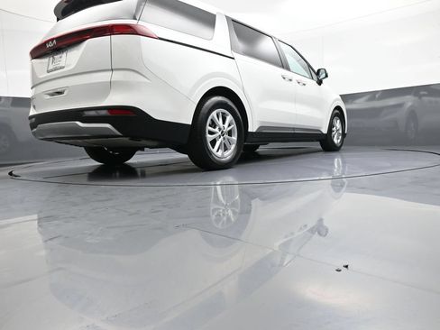 Certified 2024 Kia Carnival LX FWD image 29
