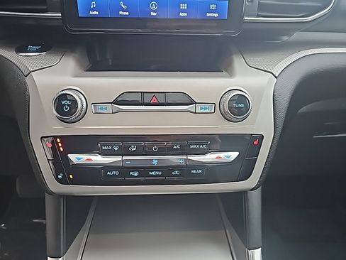 Used 2023 Ford Explorer XLT w/ Equipment Group 202A image 20