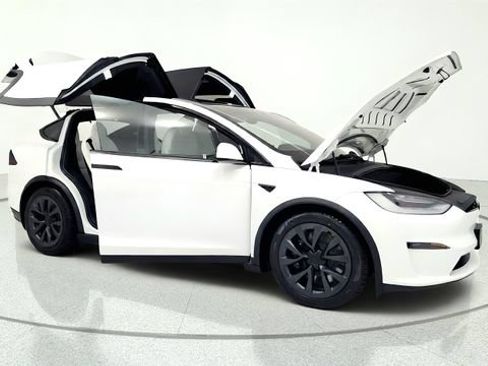 Used 2023 Tesla Model X AWD/4WD image 11