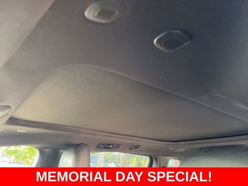 Used 2020 Chrysler Pacifica Touring-L FWD image 8