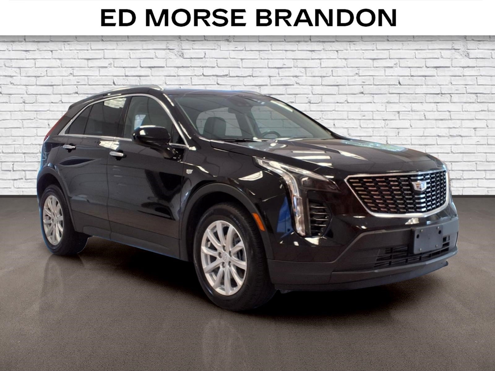 Used 2023 Cadillac XT4 Luxury w/ Cold Weather Package AWD/4WD image 6