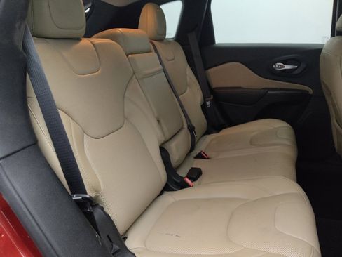 Used 2015 Jeep Cherokee Limited w/ Luxury Group image 19