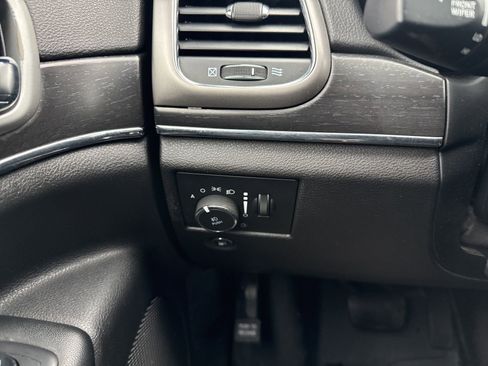 Used 2018 Jeep Grand Cherokee Limited image 26