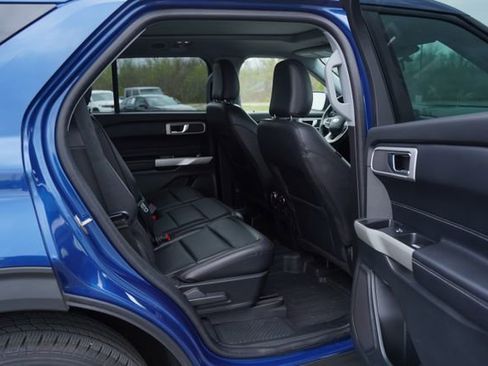 Used 2021 Ford Explorer XLT w/ Equipment Group 202A image 23