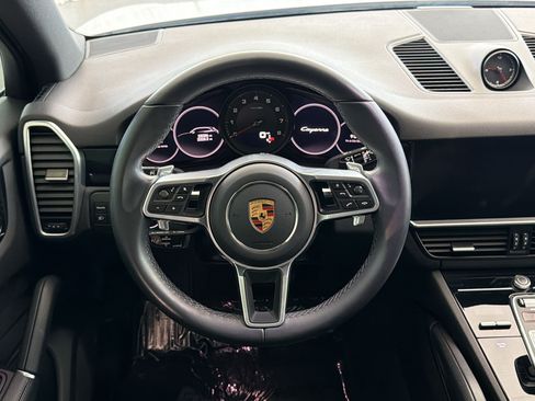 Used 2022 Porsche Cayenne Platinum Edition AWD/4WD image 11