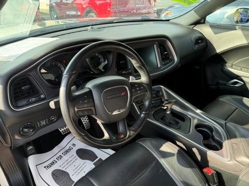 Used 2016 Dodge Challenger SXT Plus image 9