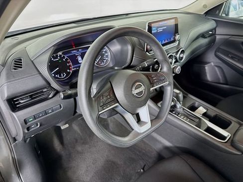 Used 2024 Nissan Sentra SV FWD image 8