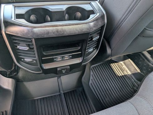 Used 2020 RAM 1500 Big Horn AWD/4WD image 17