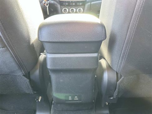 Used 2025 Mitsubishi Outlander Sport LE image 14