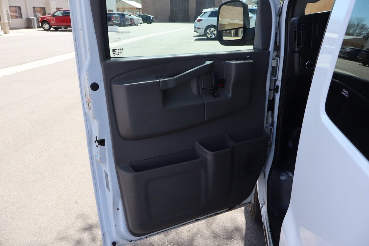 Used 2017 Chevrolet Express 3500 LT RWD image 23