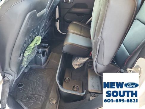 Used 2023 Jeep Gladiator Rubicon w/ LED Lighting Group image 27