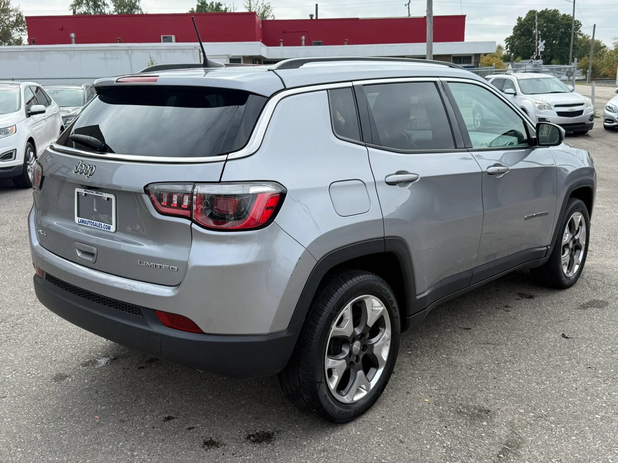 Used 2017 Jeep Compass Limited AWD/4WD image 5