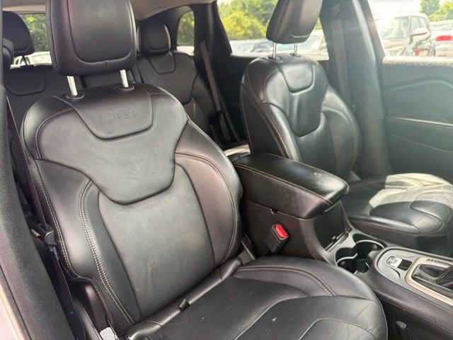 Used 2017 Jeep Cherokee Latitude w/ True North Edition AWD/4WD image 29