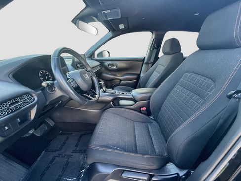 Certified 2025 Honda HR-V Sport image 18
