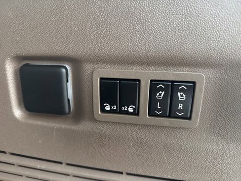 Used 2021 GMC Yukon XL Denali w/ Denali Ultimate Package image 15