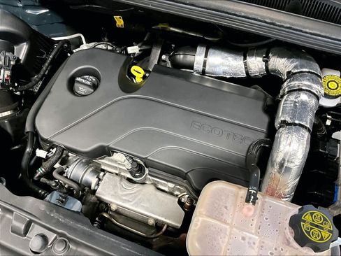 Used 2022 Chevrolet Trax LT w/ LT Convenience Package image 36