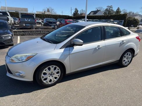 Used 2012 Ford Focus SE image 1