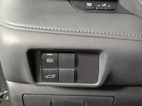 Used 2022 Toyota Highlander XLE image 14