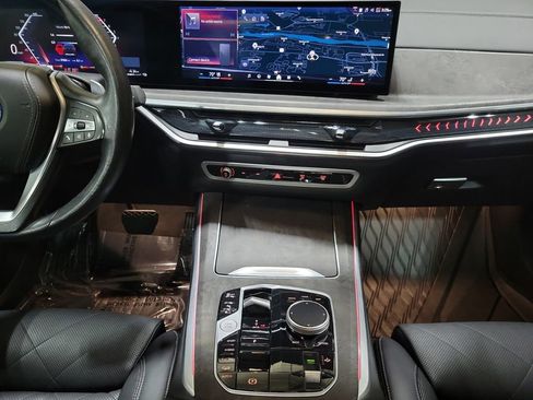 Used 2025 BMW X5 xDrive50e w/ Climate Comfort Package image 26