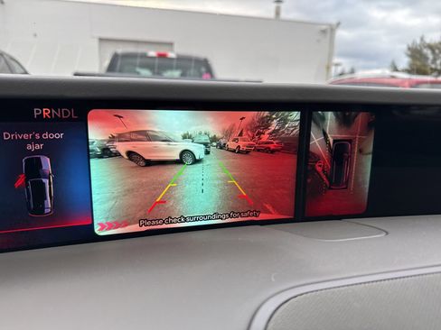 Used 2024 Lincoln Nautilus Premier w/ Equipment Group 102A image 6