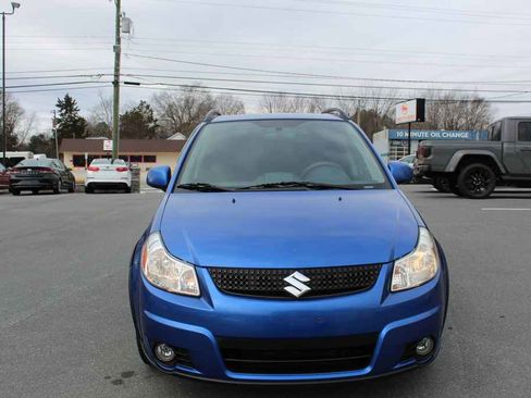 Used 2012 Suzuki SX4 AWD Hatchback image 2