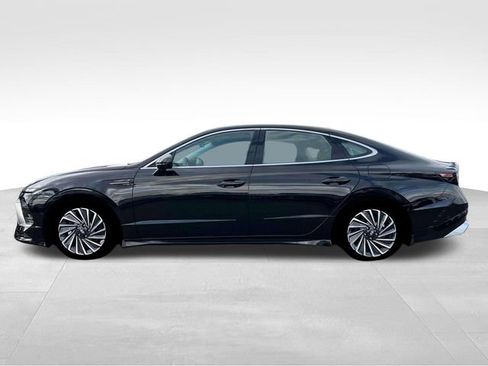 New 2025 Hyundai Sonata Limited image 3