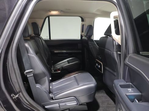 Used 2023 Ford Expedition XLT AWD/4WD image 12