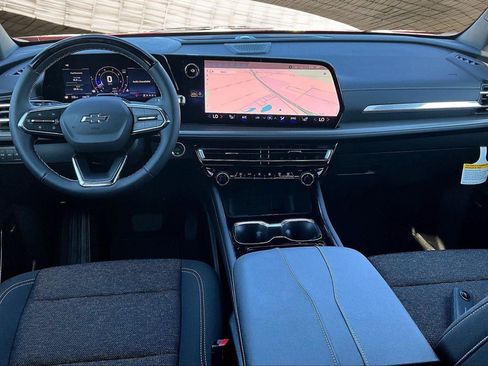 New 2025 Chevrolet Traverse LT w/ Enhanced Driving Package image 5