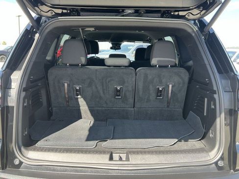 Used 2025 GMC Acadia Elevation image 26