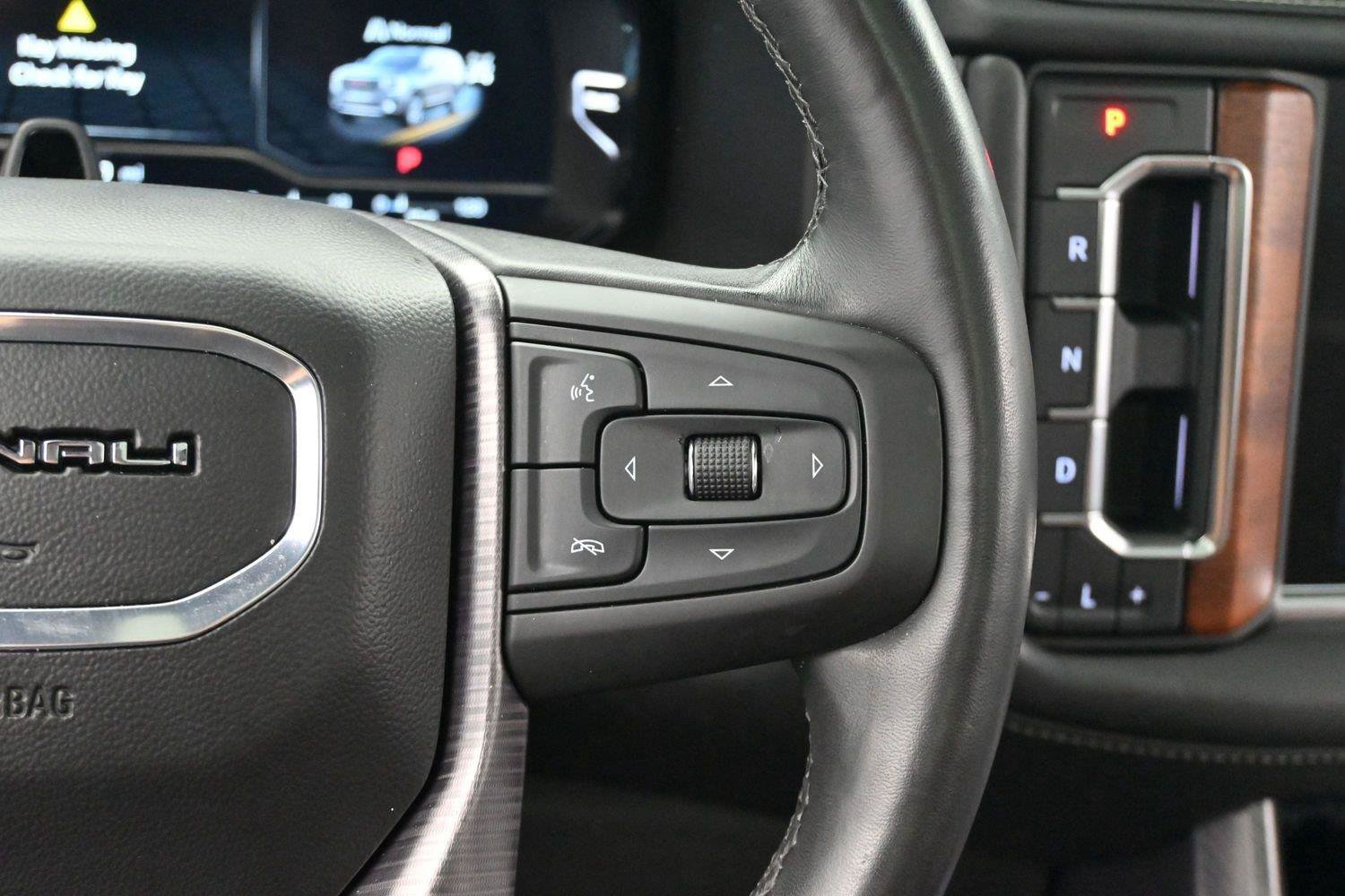 Used 2023 GMC Yukon Denali Ultimate AWD/4WD image 16