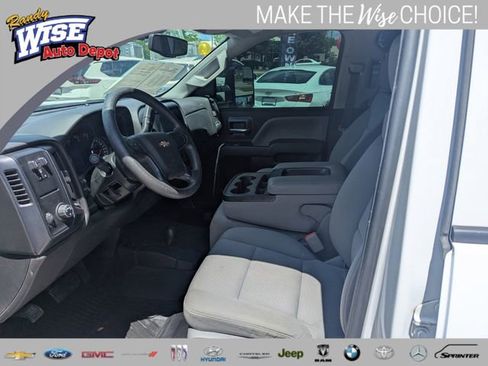 Used 2018 Chevrolet Silverado 1500 Custom w/ Custom Value Package AWD/4WD image 10