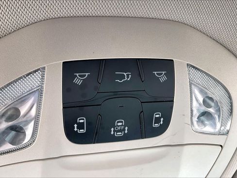 Used 2023 Chrysler Pacifica Touring-L FWD image 30