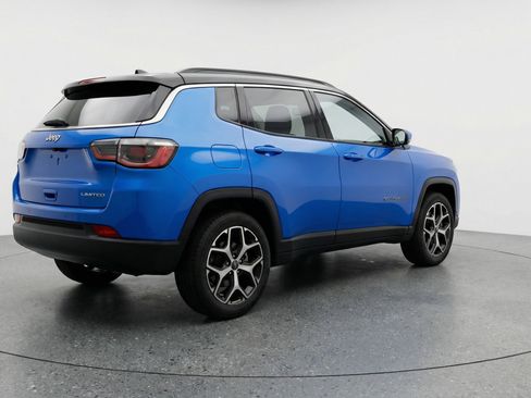 Used 2025 Jeep Compass Limited image 9