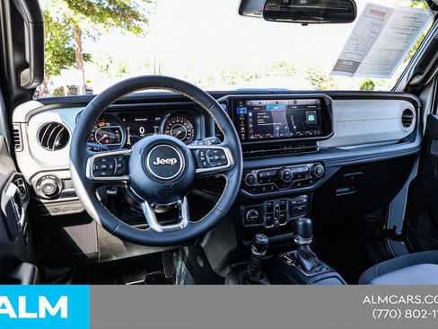 Used 2024 Jeep Wrangler Sahara image 23