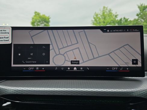 Certified 2025 BMW 330i xDrive Sedan w/ Premium Package AWD/4WD image 24