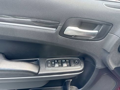 Used 2019 Chrysler 300 Touring w/ Sport Appearance Package AWD/4WD image 13