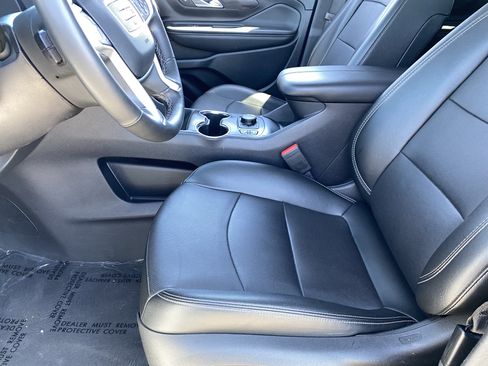 Used 2024 GMC Terrain SLT AWD/4WD image 17