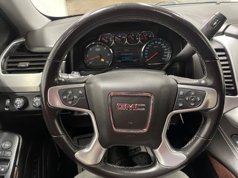Used 2020 GMC Yukon XL SLT AWD/4WD image 30