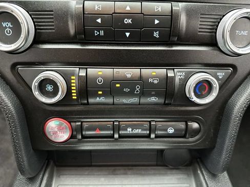 Used 2022 Ford Mustang Coupe RWD image 18