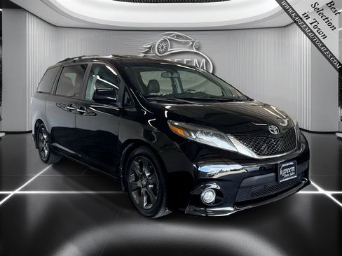 Used 2016 Toyota Sienna SE w/ SE Preferred Package FWD image 3