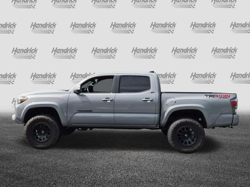 Used 2021 Toyota Tacoma TRD Sport w/ TRD Premium Sport Package AWD/4WD image 7