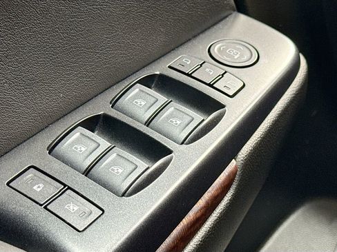 Used 2020 GMC Yukon XL SLT image 17