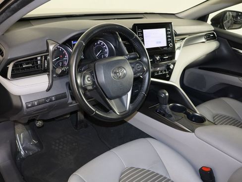 Used 2021 Toyota Camry SE w/ Convenience Package FWD image 27