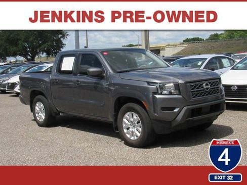 Used 2022 Nissan Frontier SV RWD image 1