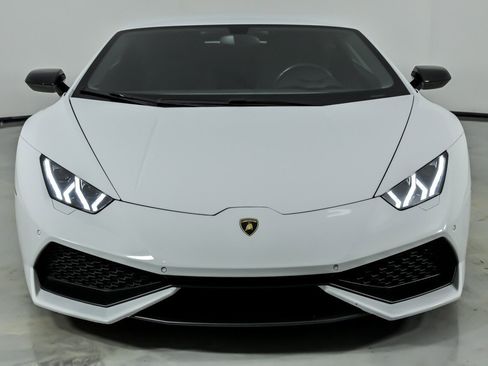 Used 2015 Lamborghini Huracan LP 610-4 AWD/4WD image 4