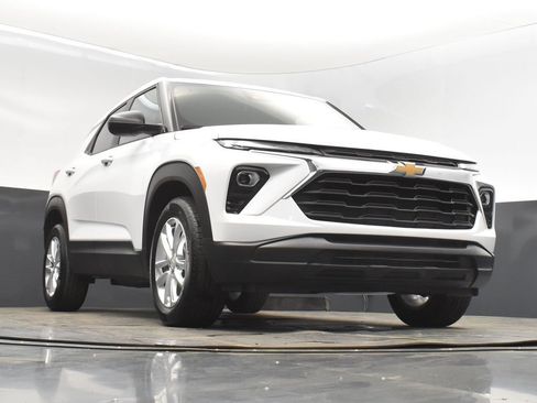 New 2025 Chevrolet TrailBlazer LS w/ LS Convenience Package FWD image 44