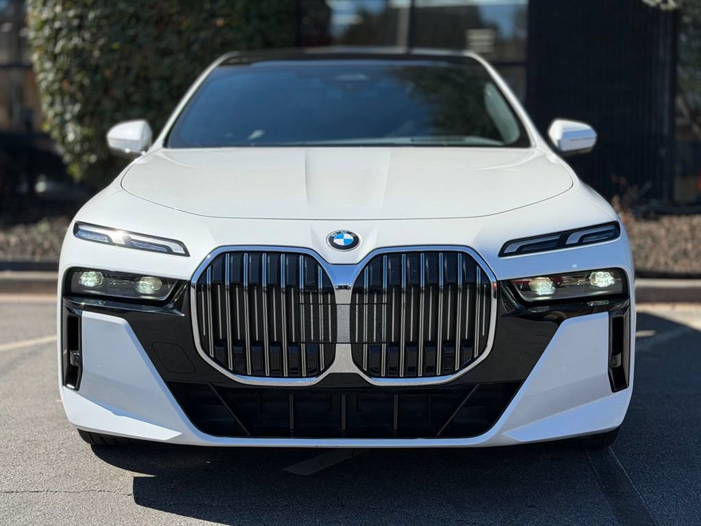 Used 2024 BMW 740i RWD image 3