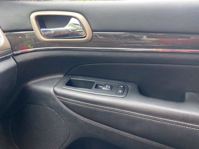 Used 2014 Jeep Grand Cherokee Overland w/ Advanced Technology Group AWD/4WD image 24