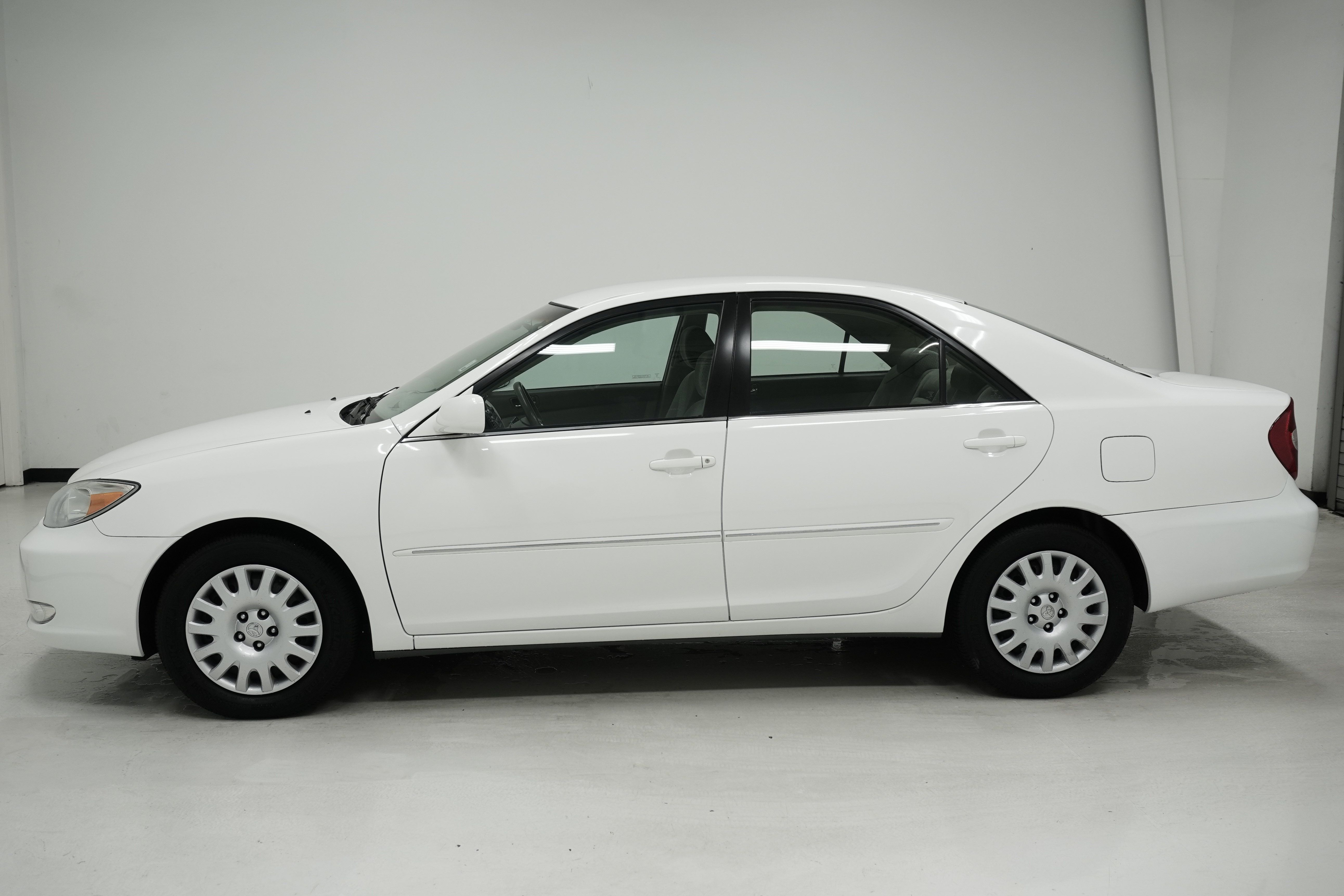 Used 2003 Toyota Camry XLE FWD image 6